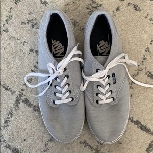 Vans • Navy and White Stripe Size 6.5